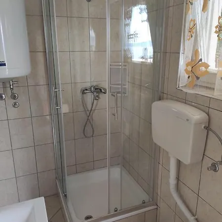 2 Minutes To The Ev Station Available Apartman