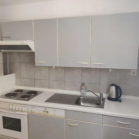 2 Minutes To The Ev Station Available *