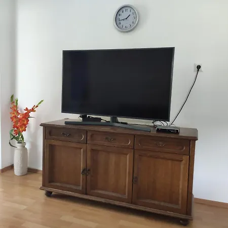 2 Minutes To The Ev Station Available *