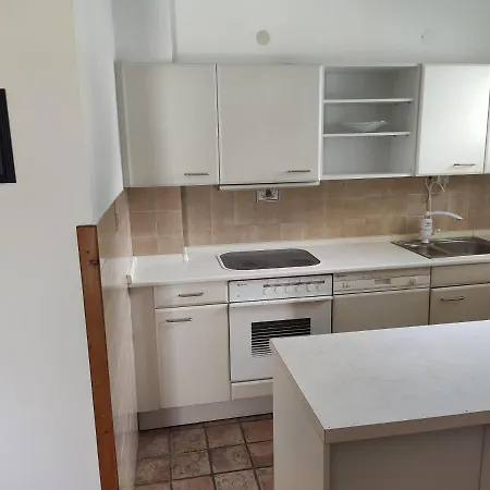 2 Minutes To The Ev Station Available