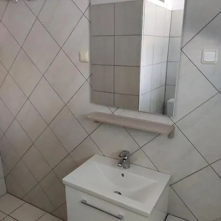 Apartman 2 Minutes To The Ev Station Available *