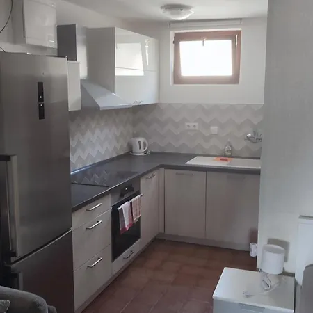 2 Minutes To The Ev Station Available Crikvenica